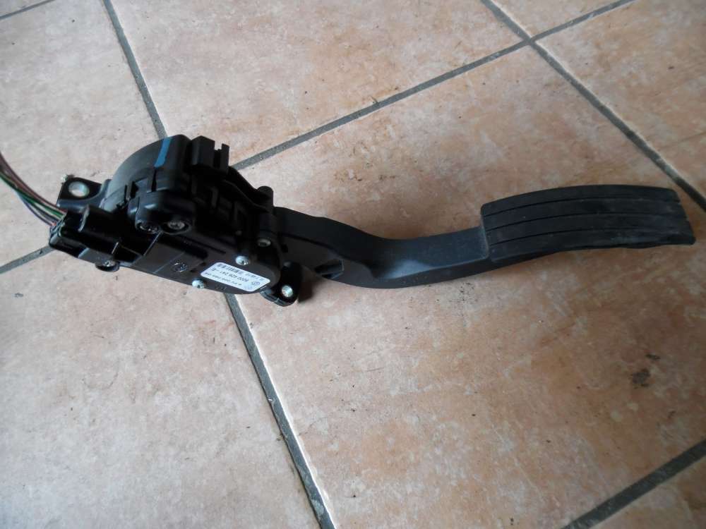Renault Twingo II Gaspedal pedal 8200426241D