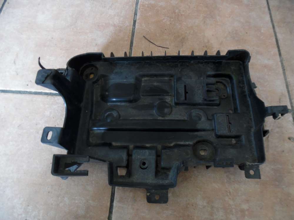 OPEL Corsa D Batteriehalter Kasten GM 13296473