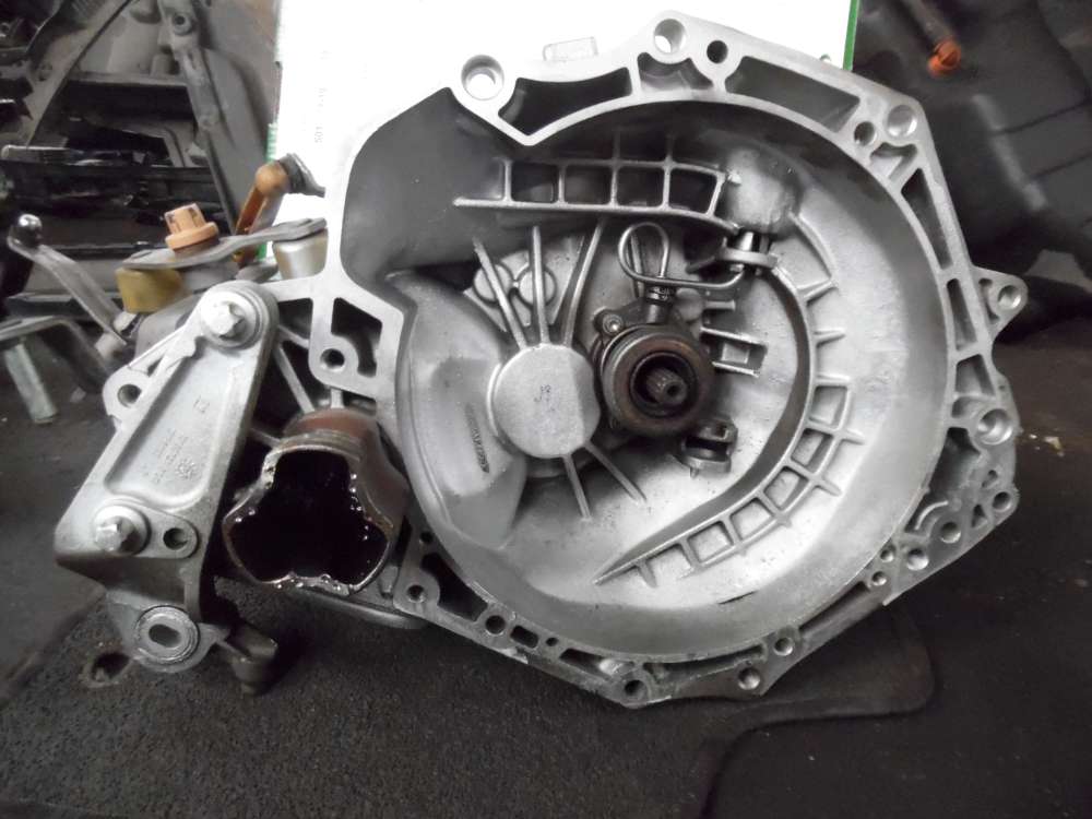 Opel Corsa D Getriebe Schaltgetriebe 55565177  432150