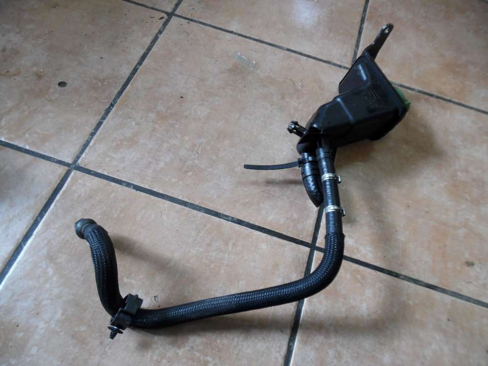Audi A4 8E Ausgleichsbehälter Servobehälter Servoöl 8E0422373