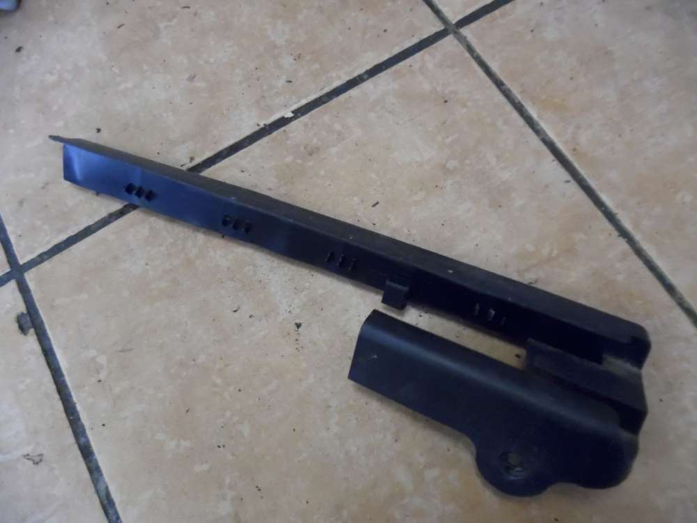 Audi A4 8E Verkleidung Sitzschiene Vorne Links 8E0881347