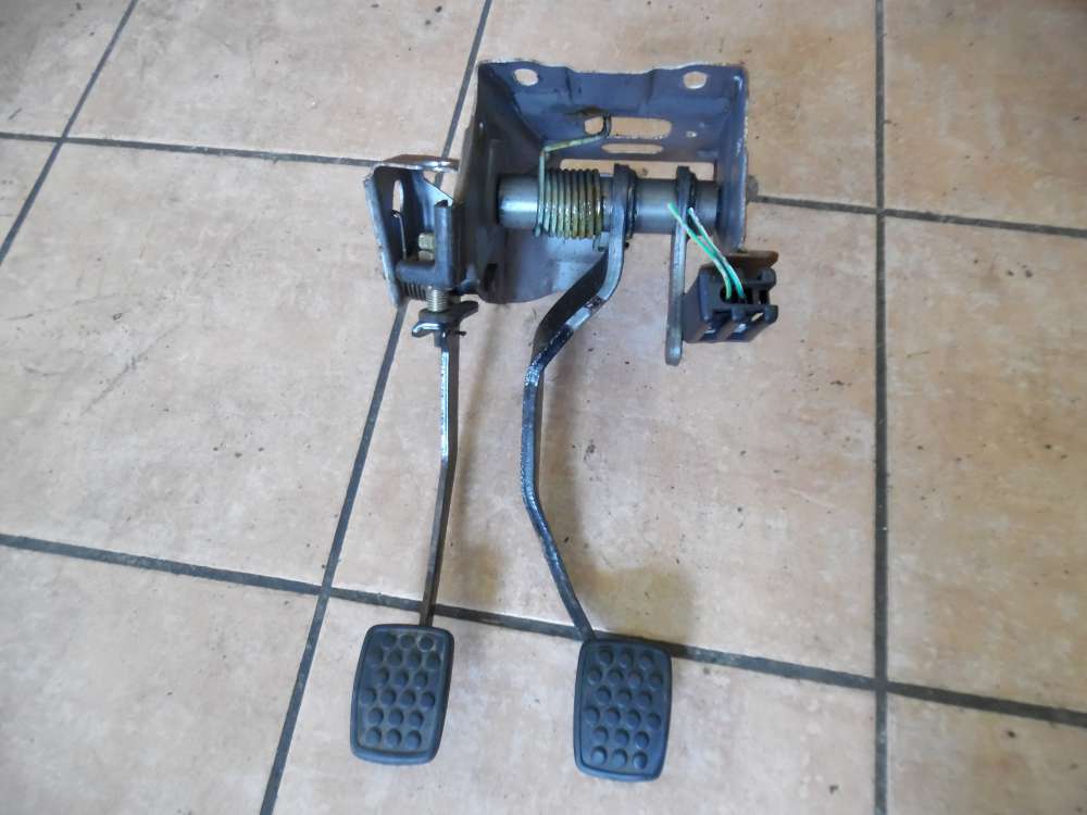 Daihatsu Cuore VI Kupplungpedal Bremspedal