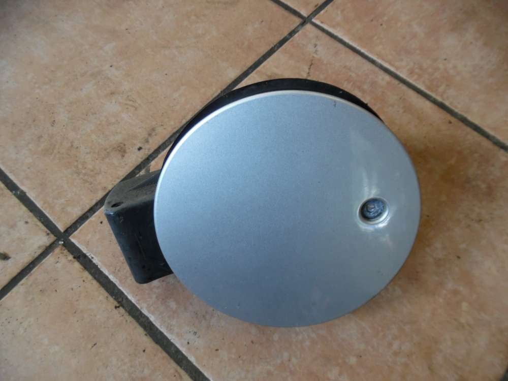 Ford Fiesta V Tankklappe Tankdeckel grau ( ohne Schlssel ) 2S61A405A02