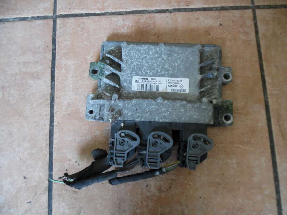 Renault Twingo II Motorsteuergert 8200700695 8200774747