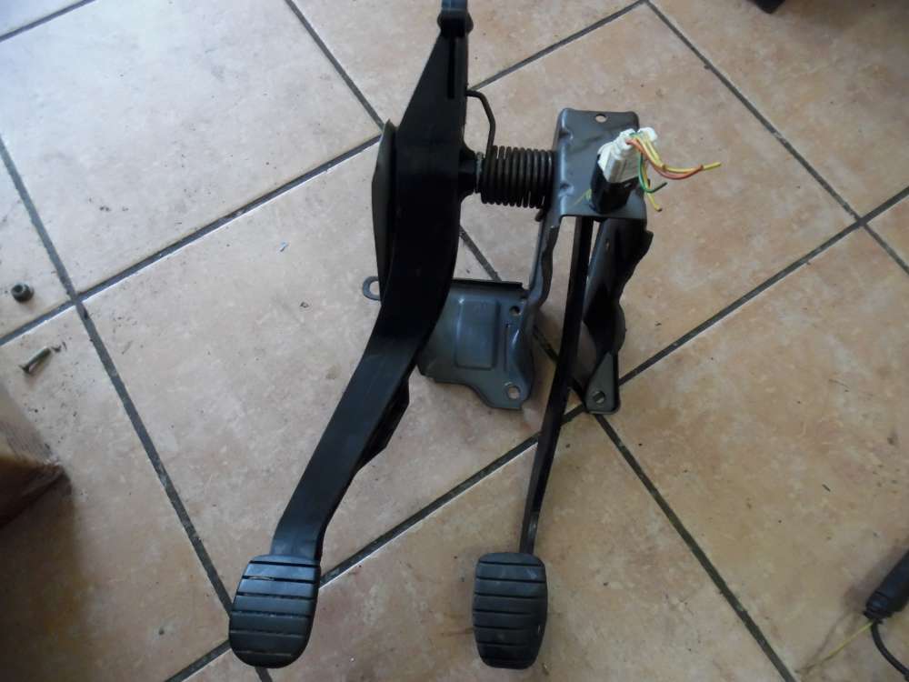 Dacia Sandero pedal Kupplungspedal Bremspedal Pedal