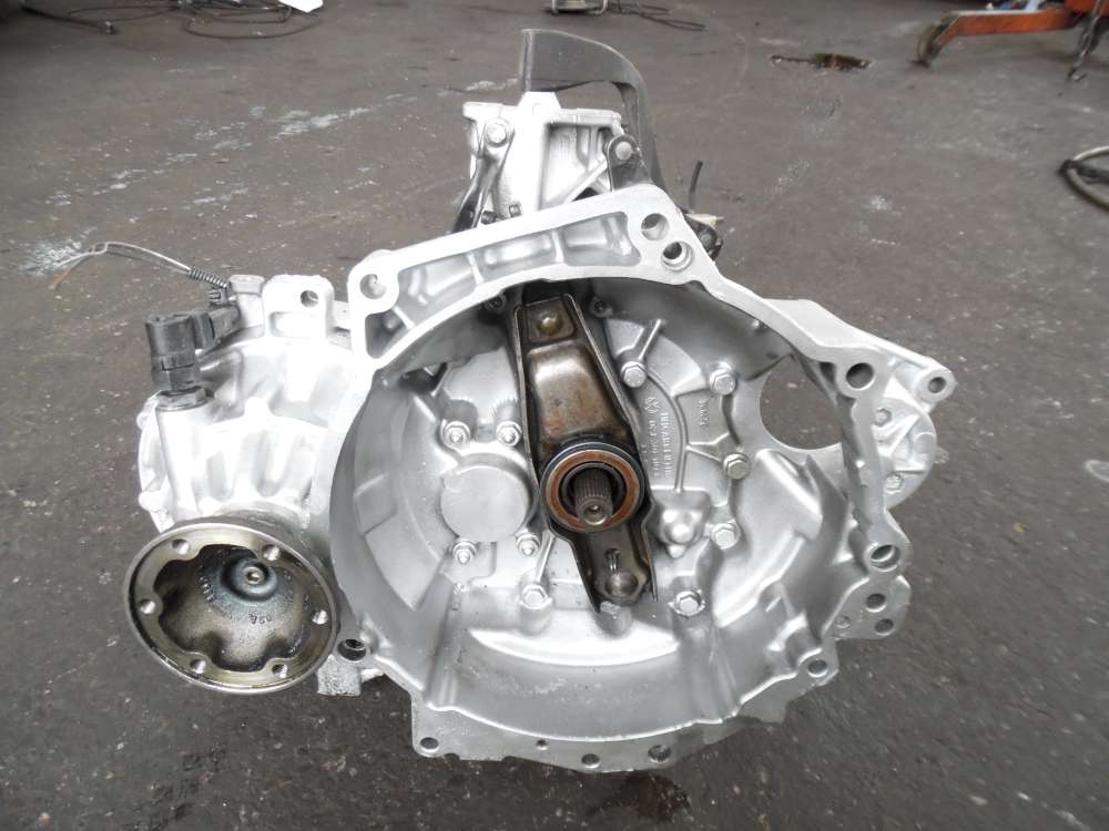 Audi A3 8L 1,9TDI Getriebe Schaltgetriebe 5-Gang 296155KM 02J300051G
