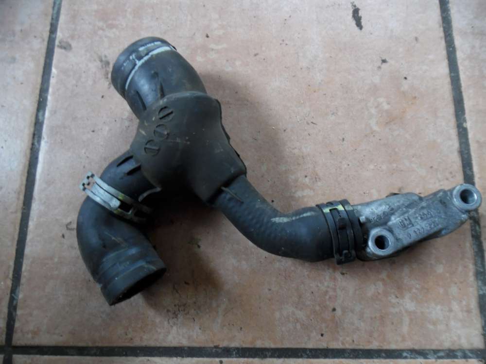 Opel Corsa C Kühlwasserflansch mit Schlauch 9129152 9129221