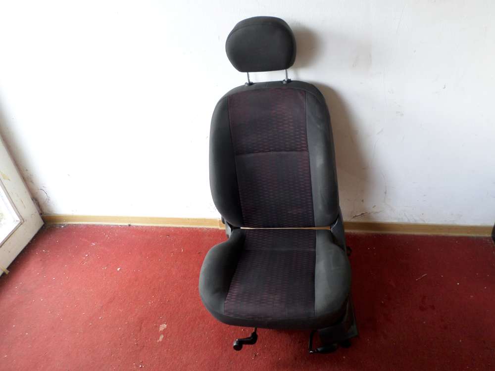 Ford Focus I Kombi Sitz Fahrersitz Vorne Links Grau und Rot 