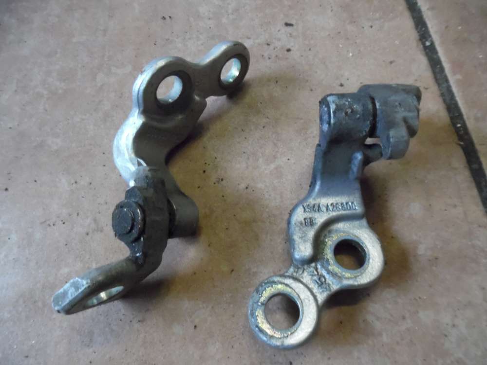 Ford Focus DNW Trscharnier Hinten Rechts XS4AA26800