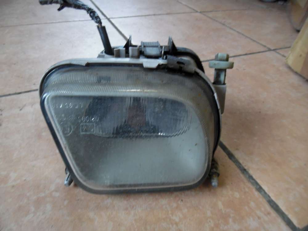 Mercedes-Benz E-Klasse W210 Nebelscheinwerfer Rechts A2108200256 