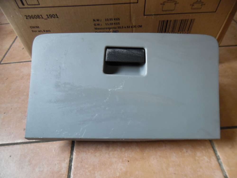 Nissan pixo Handschuhfach Ablagefach 73422-68K1