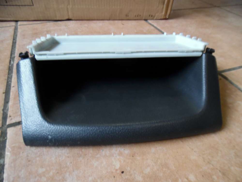 Nissan pixo Ablagefach 73842-68K0