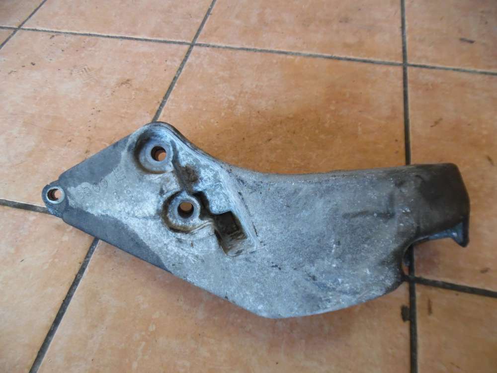 Opel Vectra B Halterung Lichtmaschinenhalter 90502614