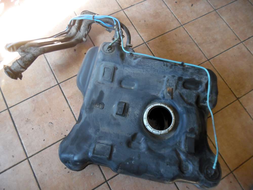 Alfa Romeo 147 Tank Kraftstoffbehlter mit Tankrohr 46552833