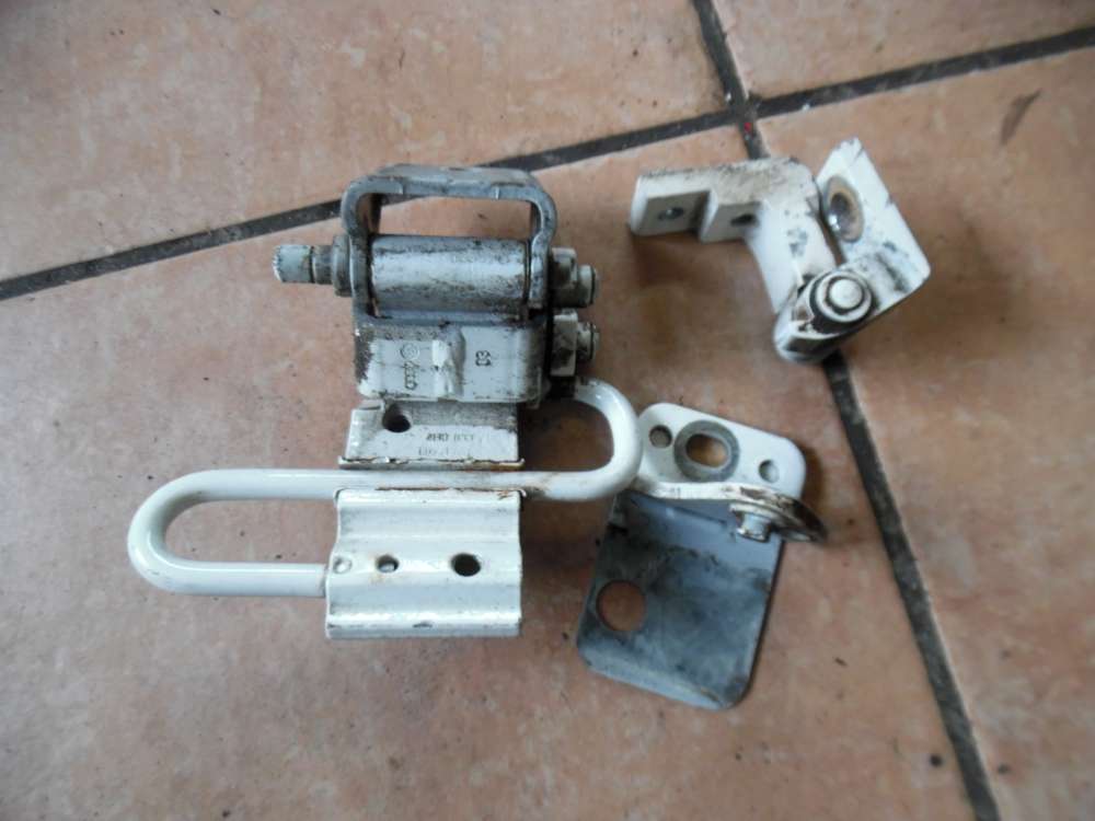 Audi A6 4B Türscharnier Scharnier Hinten Links 4B0833411E