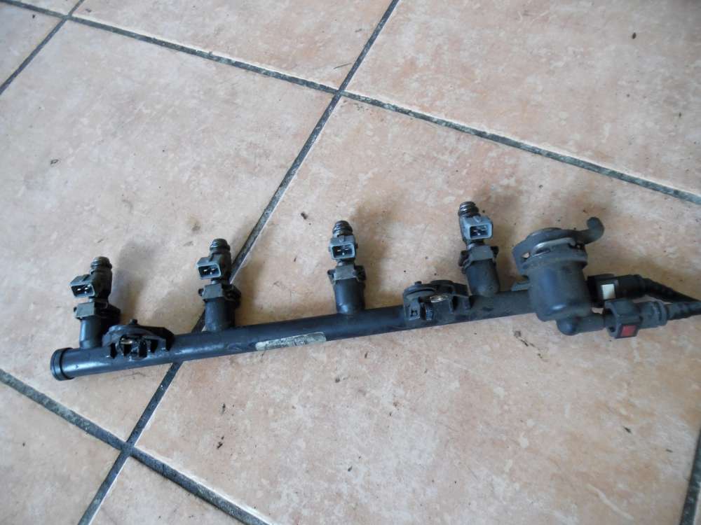 Ford Fiesta V Einspritzleiste mit Düsen 2N1U-9D280CA