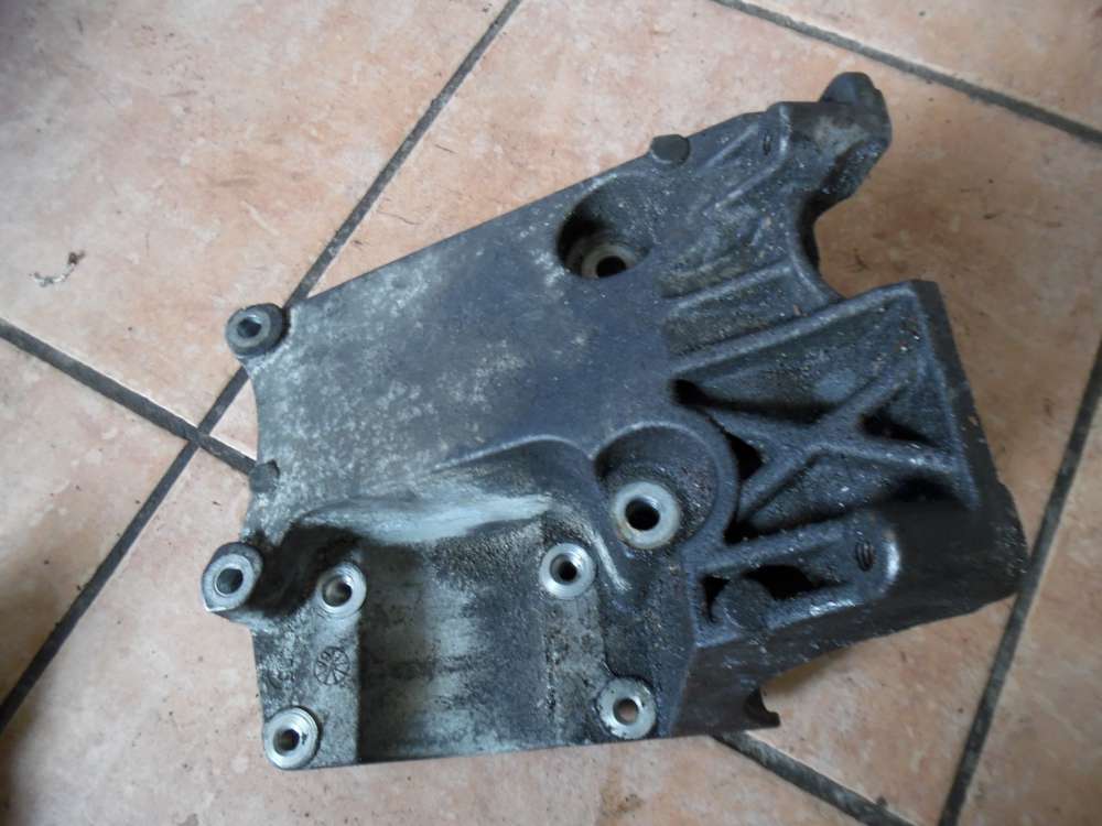 Ford Focus II Halter Kompressor Träger 4M5Q-19D624-CC
