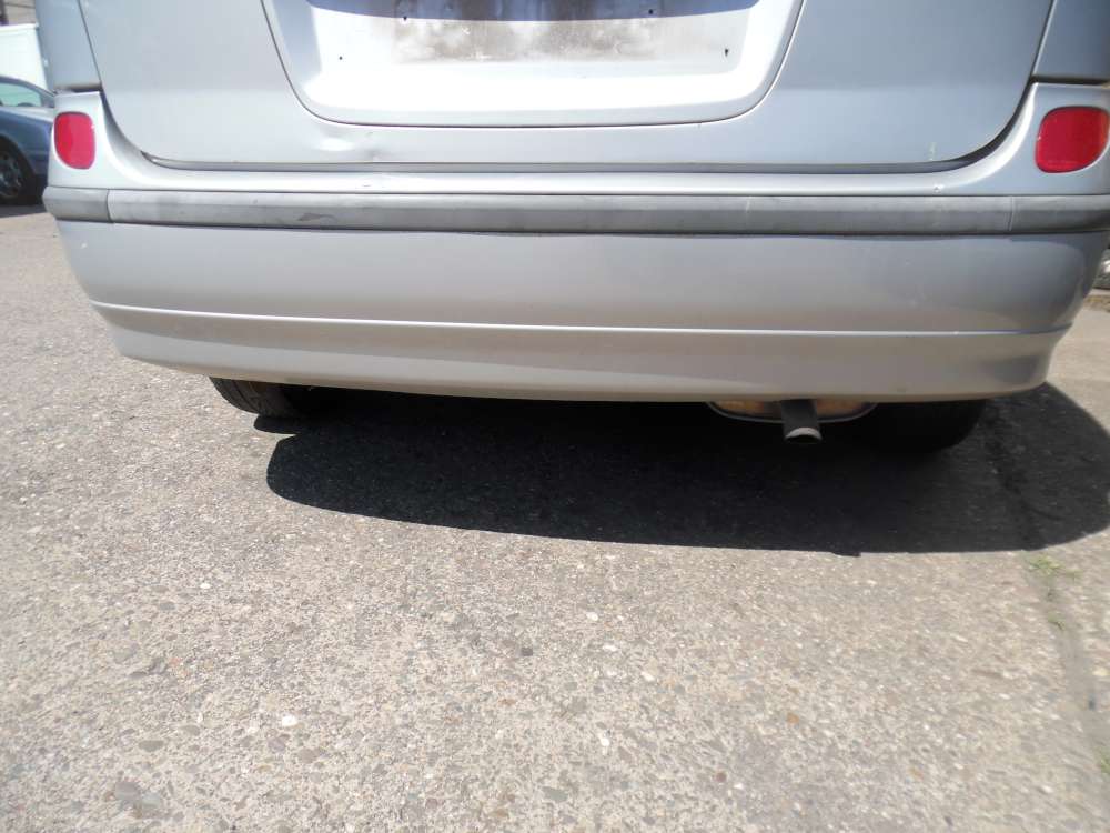 Nissan Almera Tino Stostange Hinten silber Farbcod : KL0