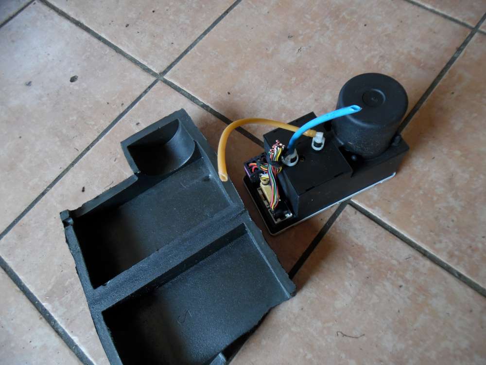 Audi A3 8L ZV-Pumpe Zentralverriegelungspumpe 8L0862257L