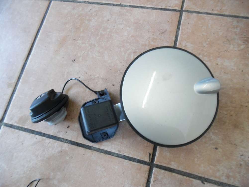 Opel Corsa D Tankdeckel Tankabdeckung 13183306