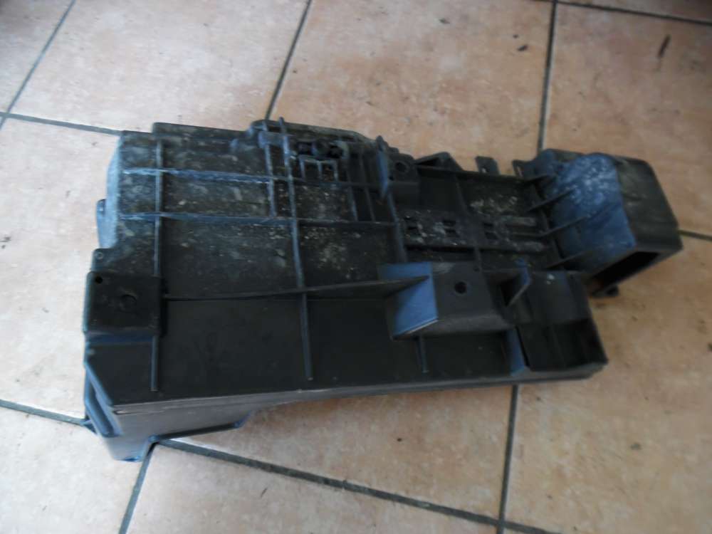 Opel Vectra C Signum Batteriehalterung Batteriekasten Batterie 24413805