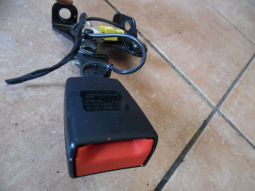Mercedes A-Klasse W169 Gurtschloss Hinten mitte 1698603069