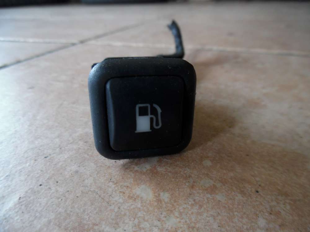 VW Passat 3B Schalter Tankklappe 3B0959833A 