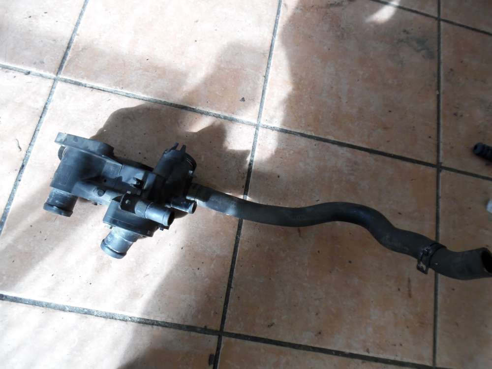  VW Golf IV 1J Thermostatgehuse mit Schlauch 032121111 1J0122073