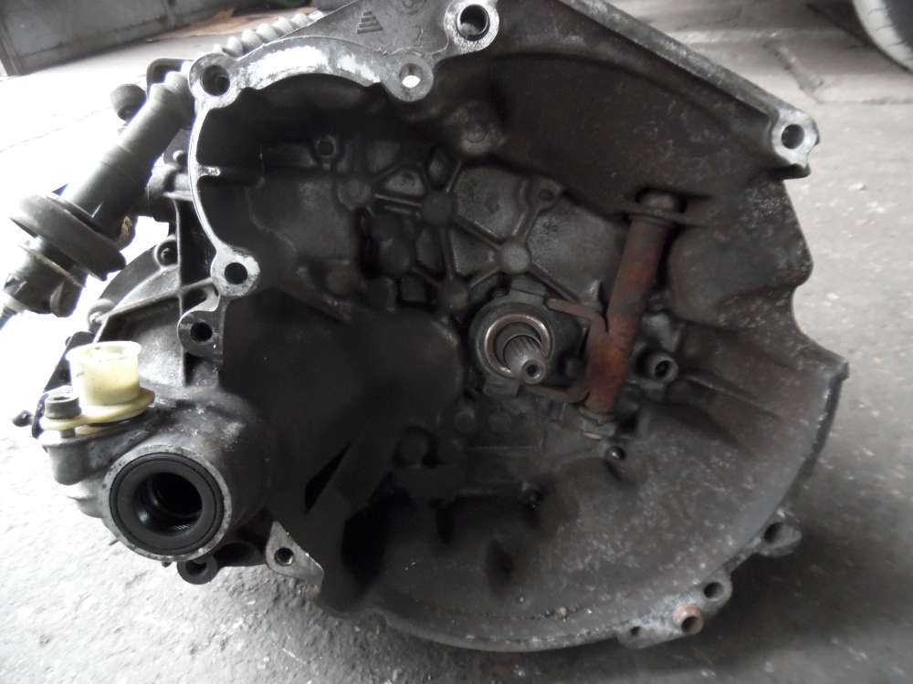 Peugeot 206 Bj.2000 HFX Getriebe Schaltgetriebe 5-gang