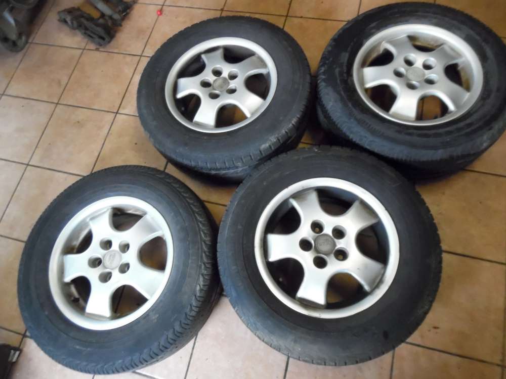 4x Alufelgen mit Reifen Winter Hyundai Santa Fe 215/7015R109R ET38 7X15 KBA 44748