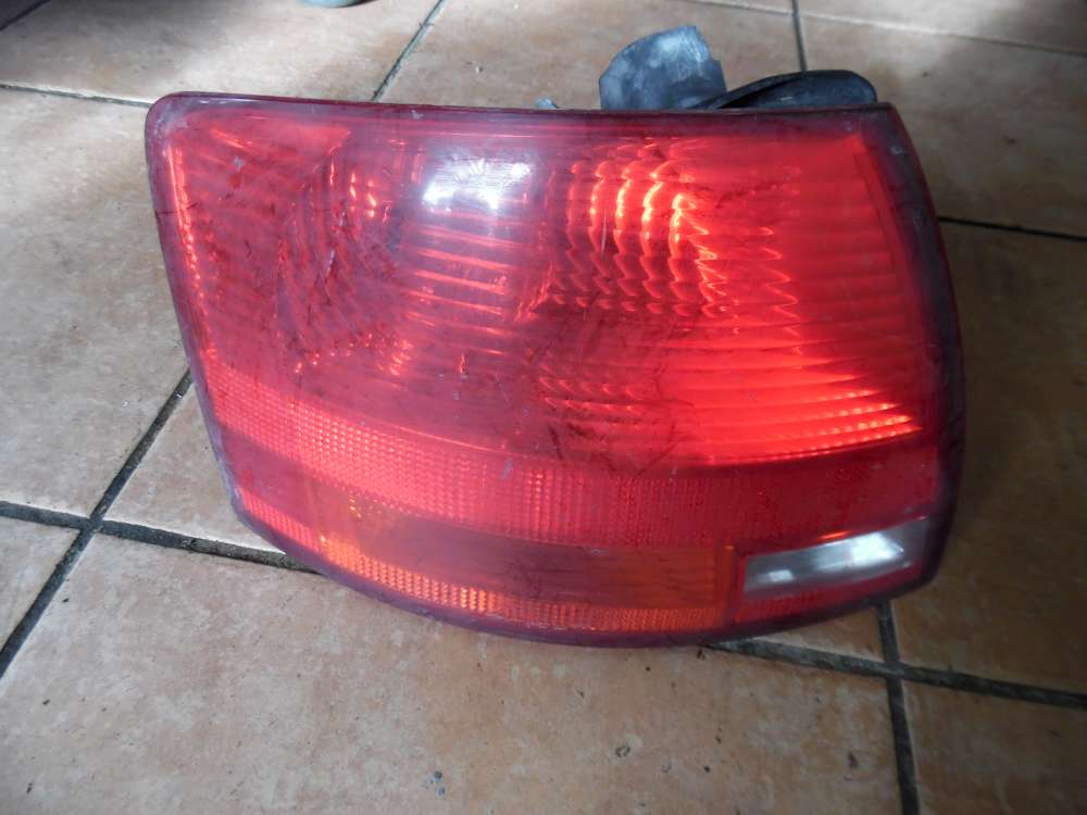 Audi A4 8E Rckleuchte Heckleuchte Hinten Links 8E9945095E 