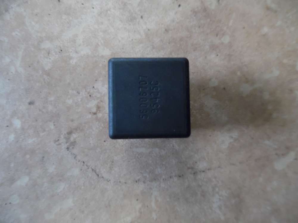 Chrysler PT Cruiser Relays Relais 56006707