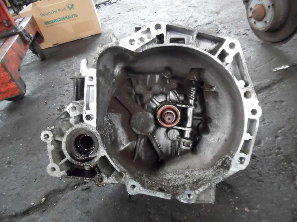 Nissan Pixo 1,0L Schaltgetriebe Getriebe 5-gang