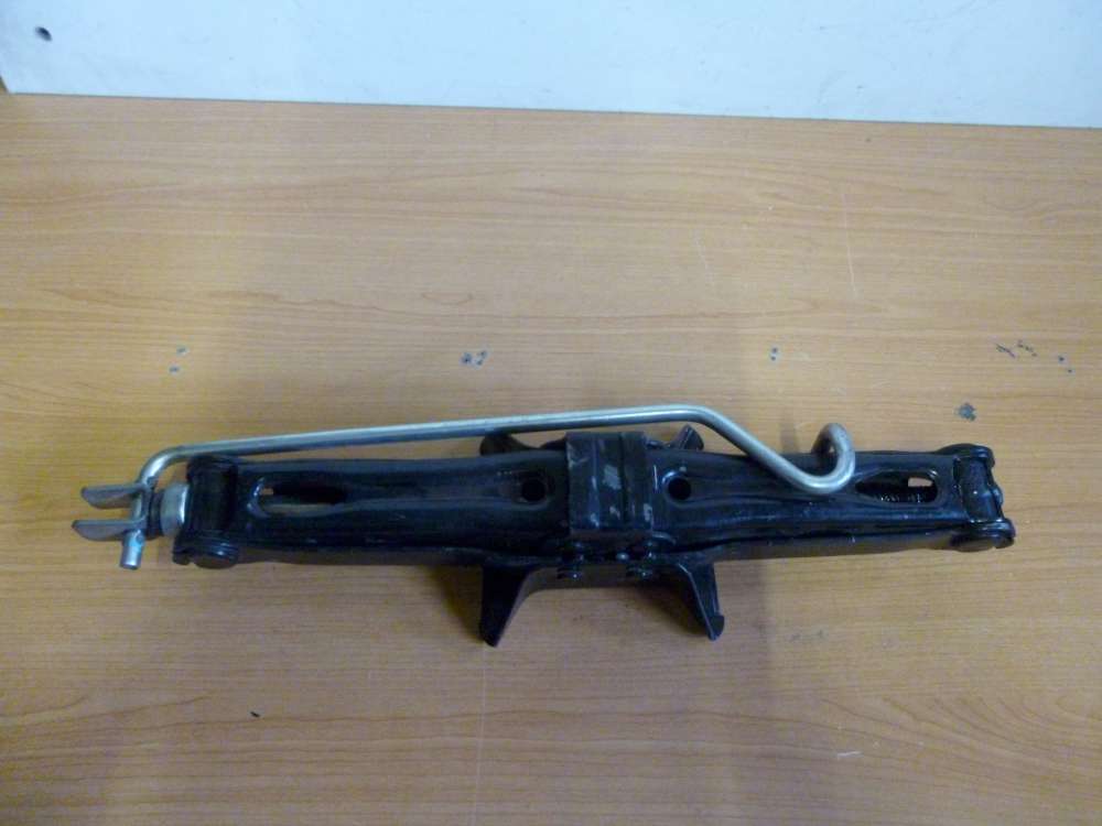 Renault Bordwerkzeug 8200617757  