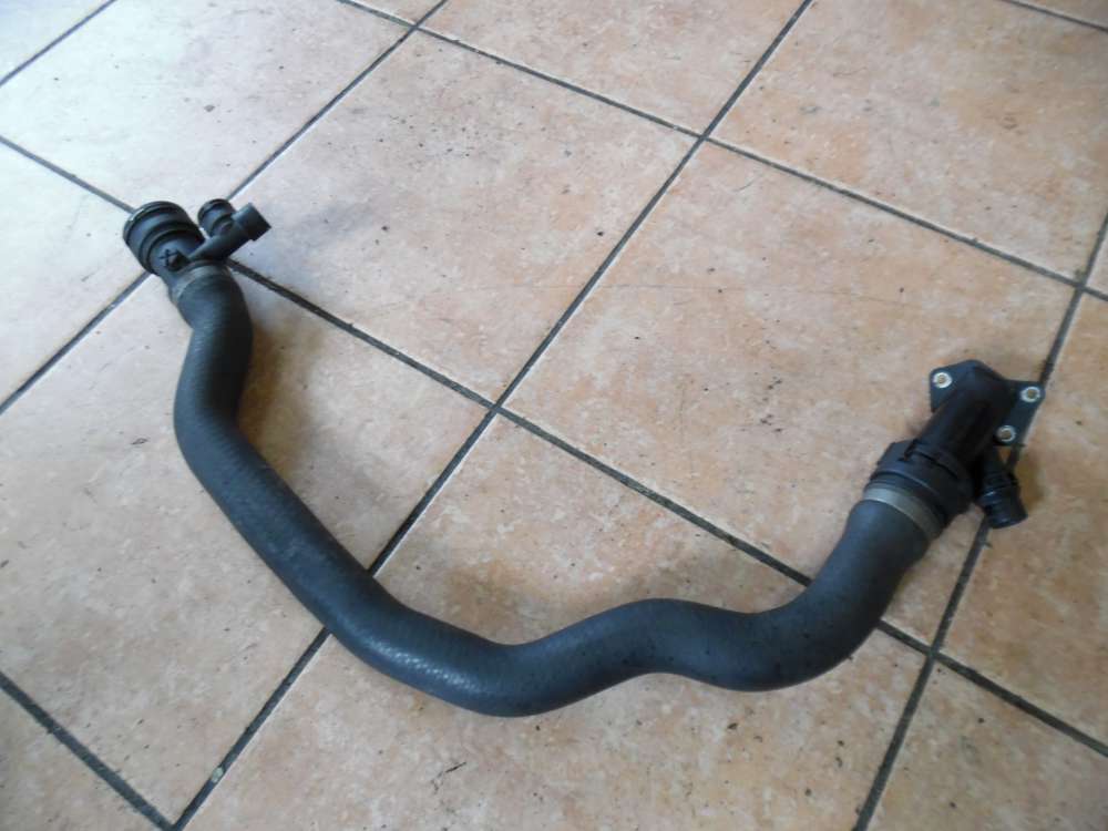 BMW 5-er E61 E60 530d Anschlustutzen Wasserschlauch 2247744