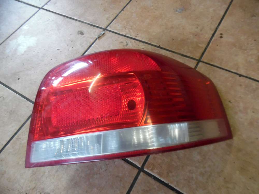 Audi A3 8P Rckleuchte Rechts 8P0945016