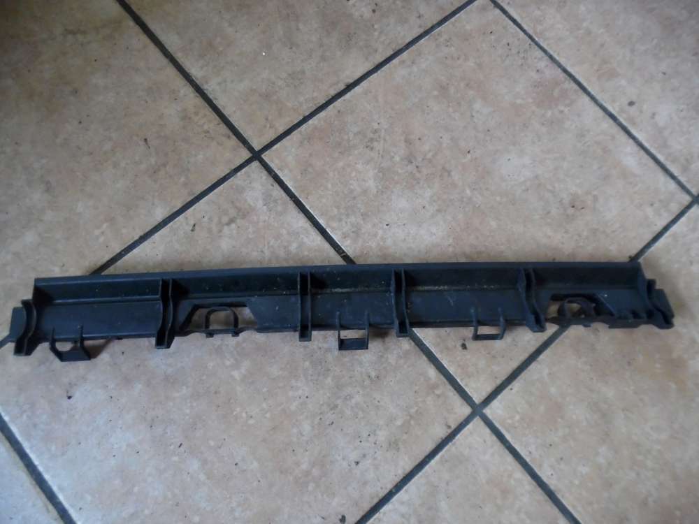 BMW E46 320d Khler Halter Verkleidung Abdichtung unten 1436245