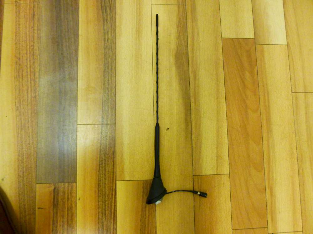 Skoda Fabia 6Y2 Bj:2002 Antenne Dachantenne mit Antennenfu 6U0035505 