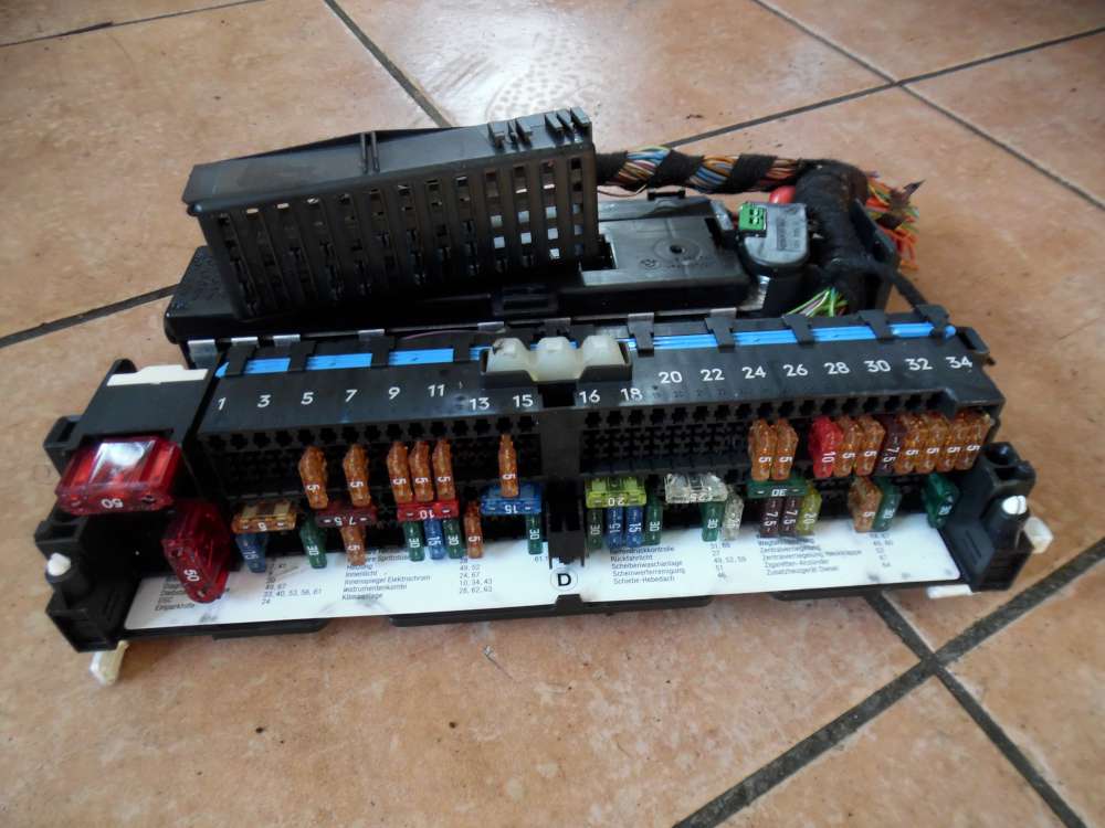BMW E46 320d Sicherungskasten Zentralelektrik 8364540