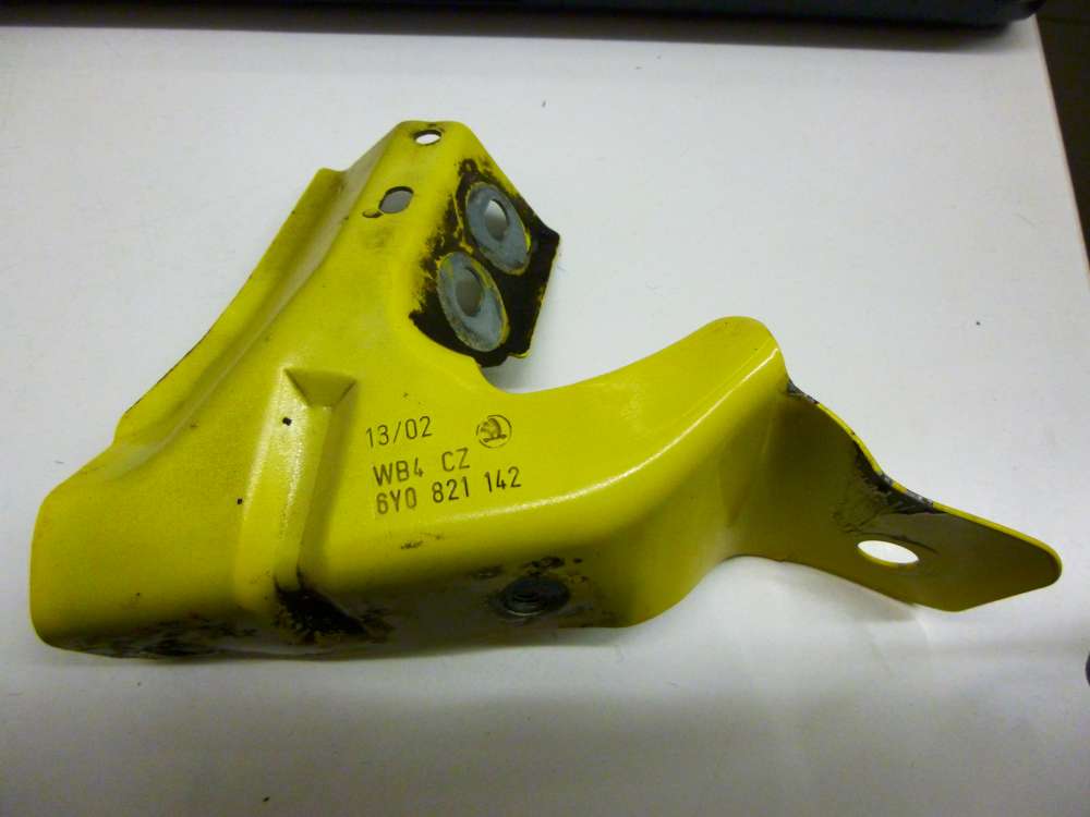 Skoda Fabia 6Y Kotflgel vorn Halter gelb rechts 6Y0821142