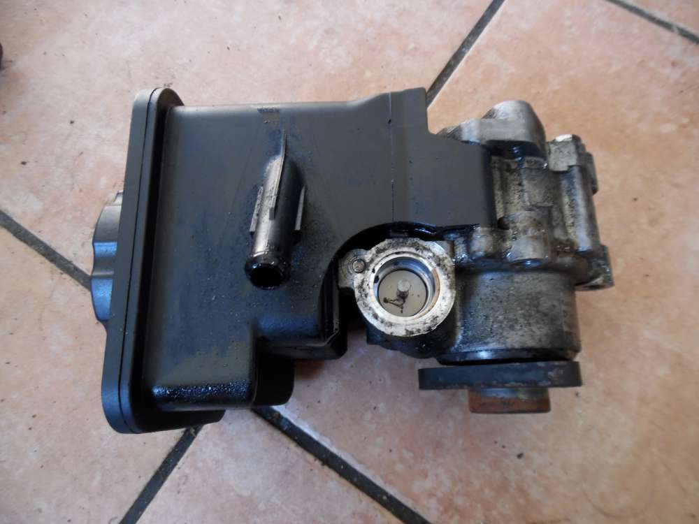 BMW E46 320d 2,0 D Servopumpe mit lbehlter 1095155 