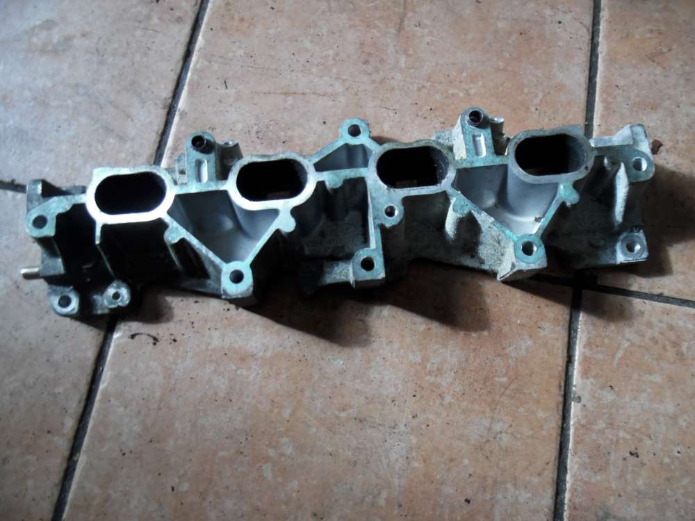 Ford Escort 1,6L Ansaugbrcke 928F9U523 928F9U524