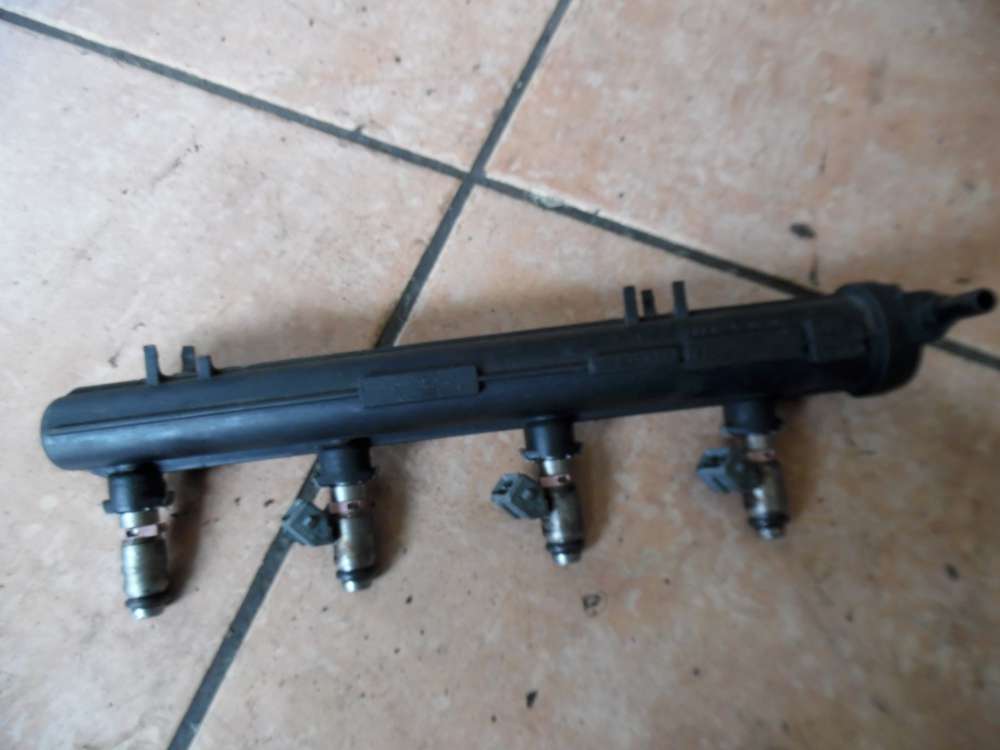 Renault Clio II Einspritzleiste 8200166875