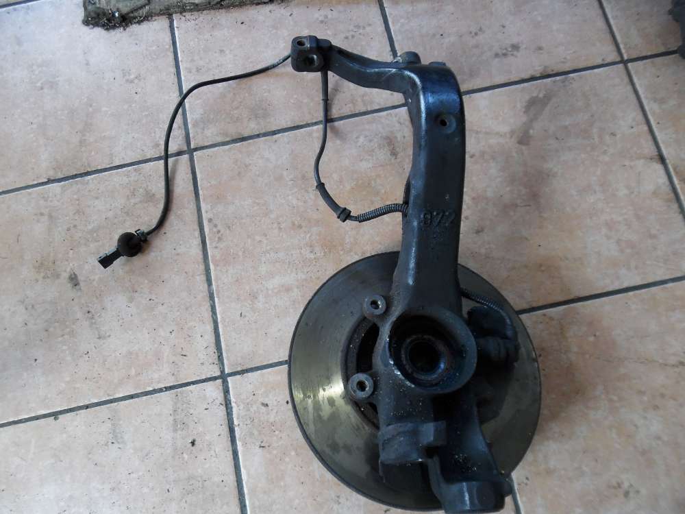 Audi A4 B5 Achsschenkel Radnabe Vorne Links 8D0407257