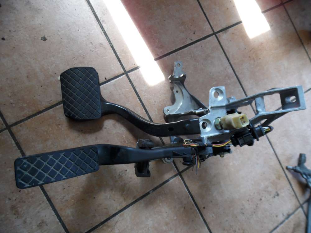 Audi A4 B5 Pedalwerk Gaspedal Bremse Automatik 8D1721117D