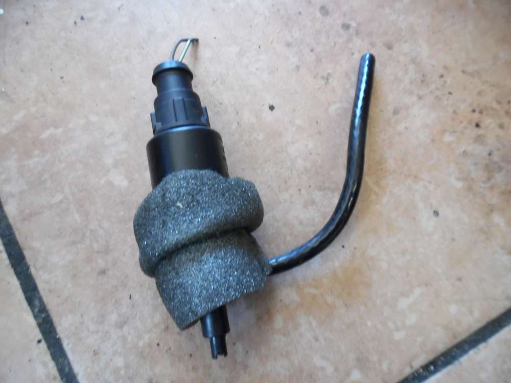Audi A4 B5 Scheibenwaschpumpe 4A0955651