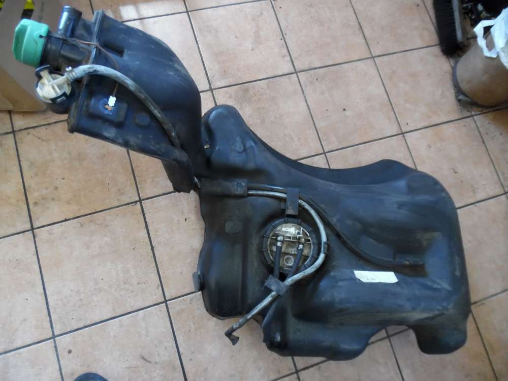 Audi A4 B5 1,9TDi Kraftstofftank Kraftstoffpumpe 8D0201085 8D0919673
