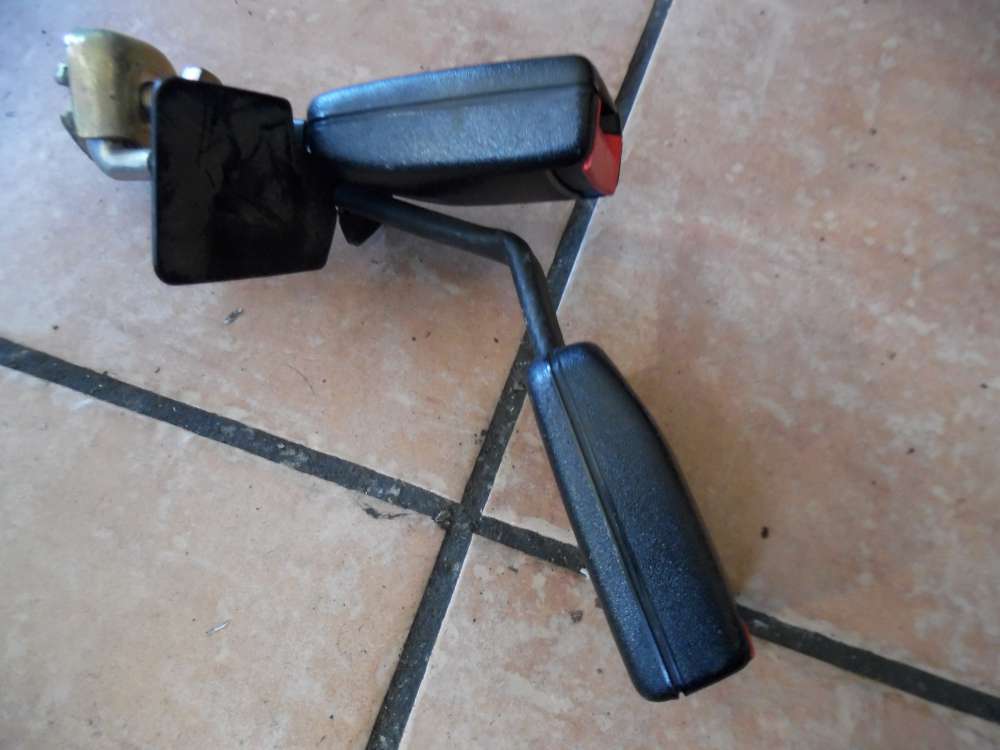 AUDI A4 B5 Gurtschloss Hinten 8D0857739