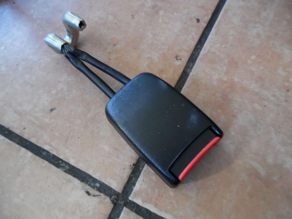 AUDI A4 B5 Gurt Sicherheitsgurt 8D0857740  