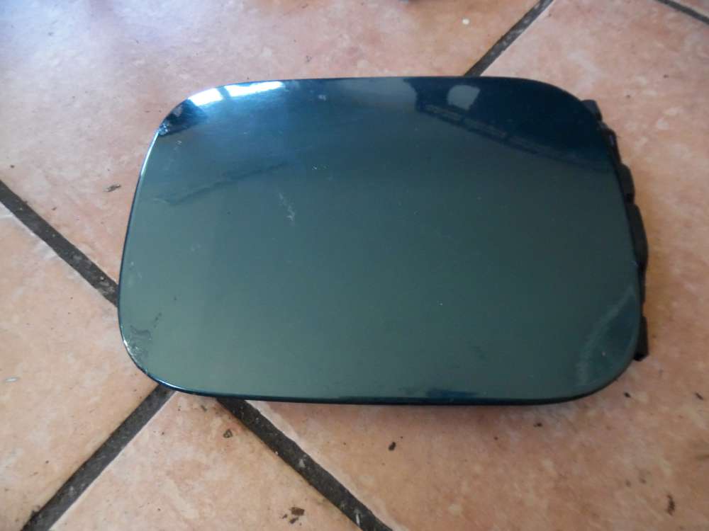 AUDI A4 B5 Tankdeckel Tankklappe 8D0010139 gr�n Farbcode : LZ6U